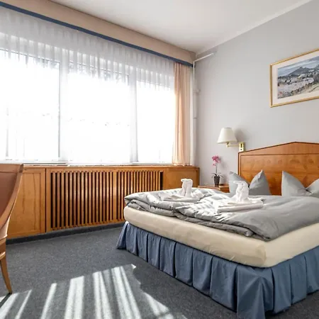 Glueck Auf Moenchenfrei Hotell *